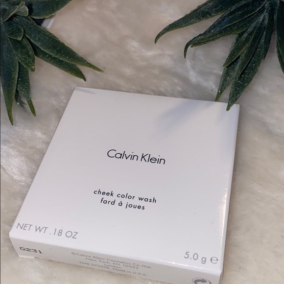 Calvin Klein cheek color wash 04 blushing - Picture 4 of 12